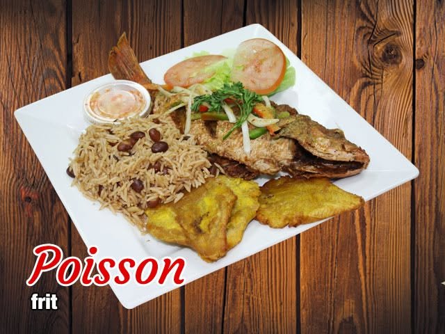 Poisson frit avec riz et plantains